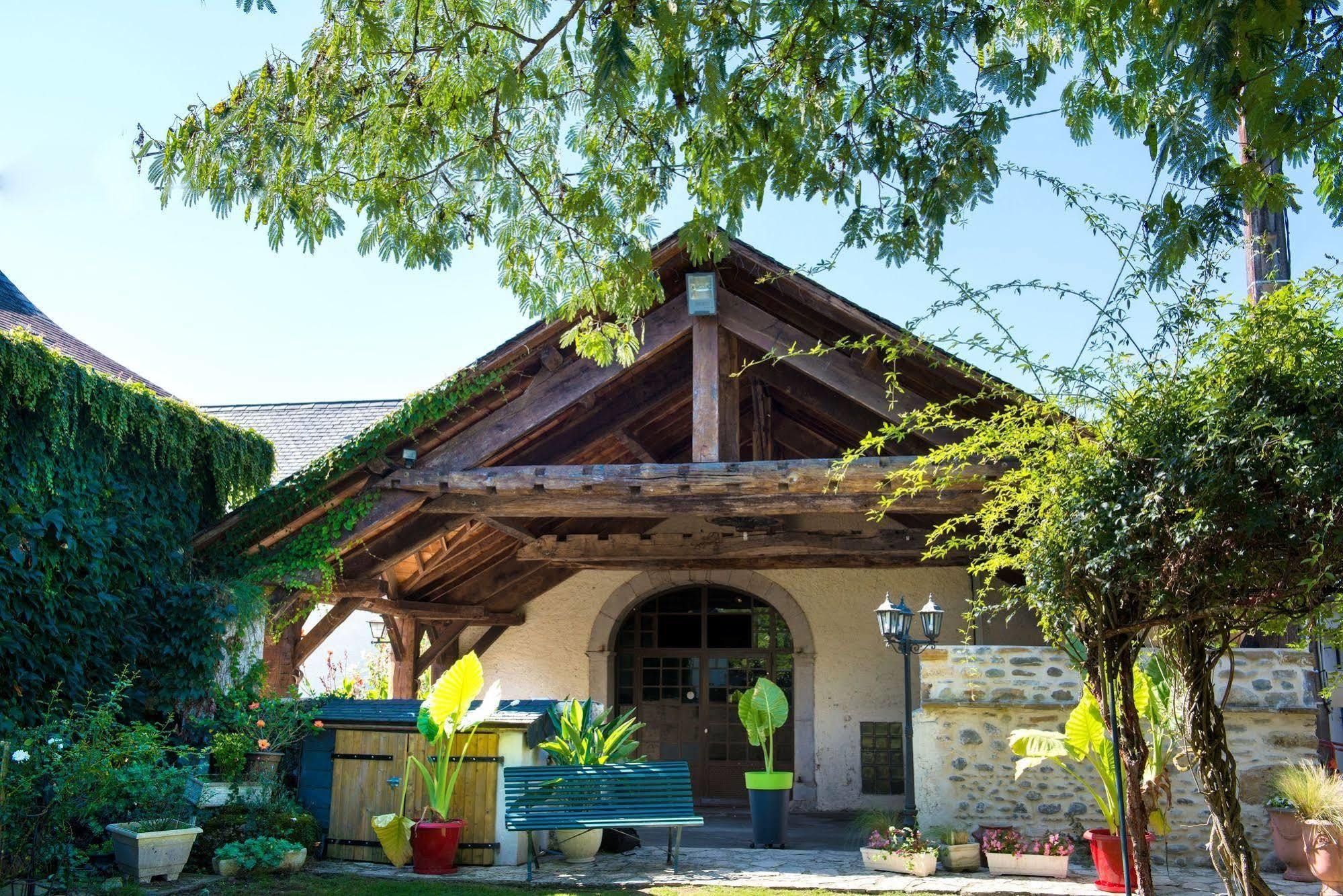 Отель Logis Chez Germaine Geus-d'Oloron Экстерьер фото
